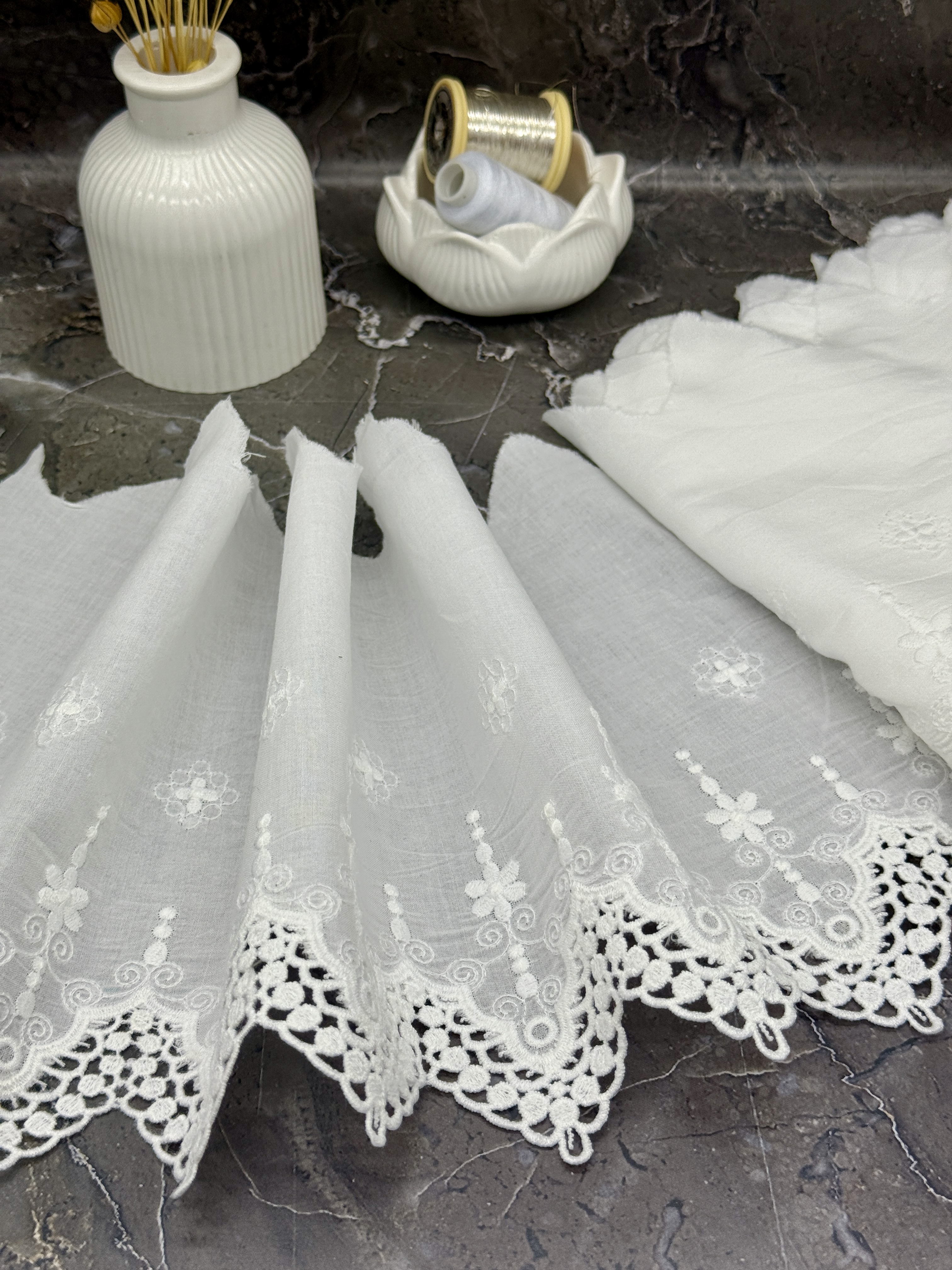 Шитье на батисте М916