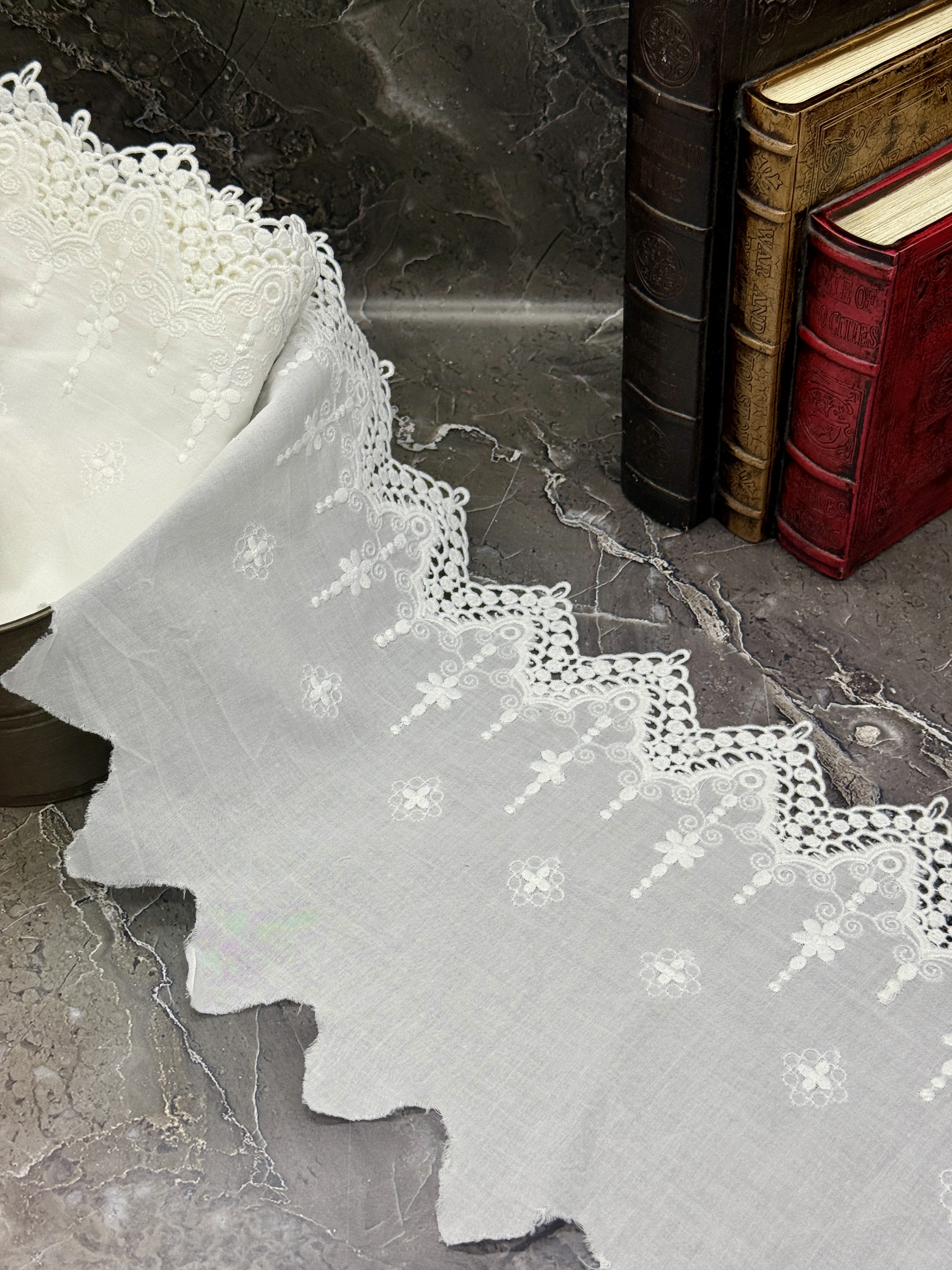 Шитье на батисте М916