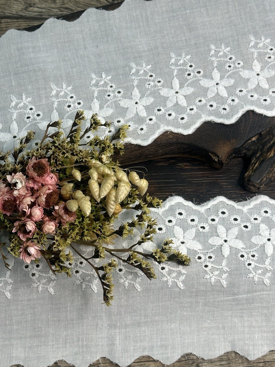 Шитье на батисте М844 Шитье на батисте М844