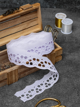 Шитье на батисте М908