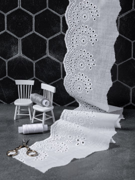 Шитье на батисте М862