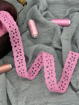 Шитье на батисте М403Р