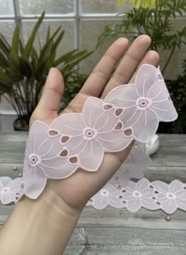 Шитье на батисте М424