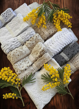 Набор из вязаных кружев и шитья на батисте Н3/300-2