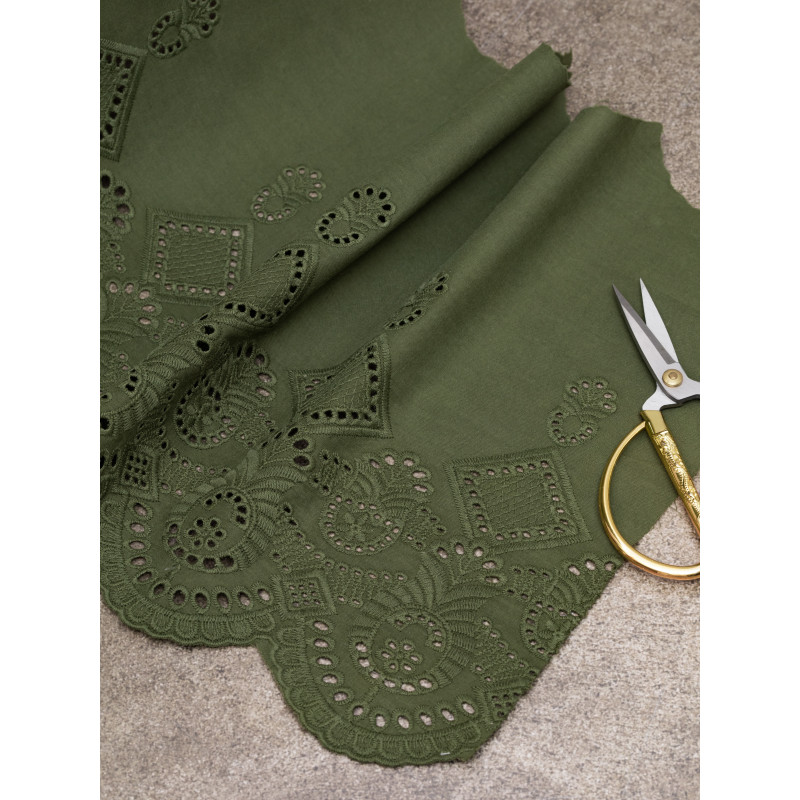 Шитье на батисте М932