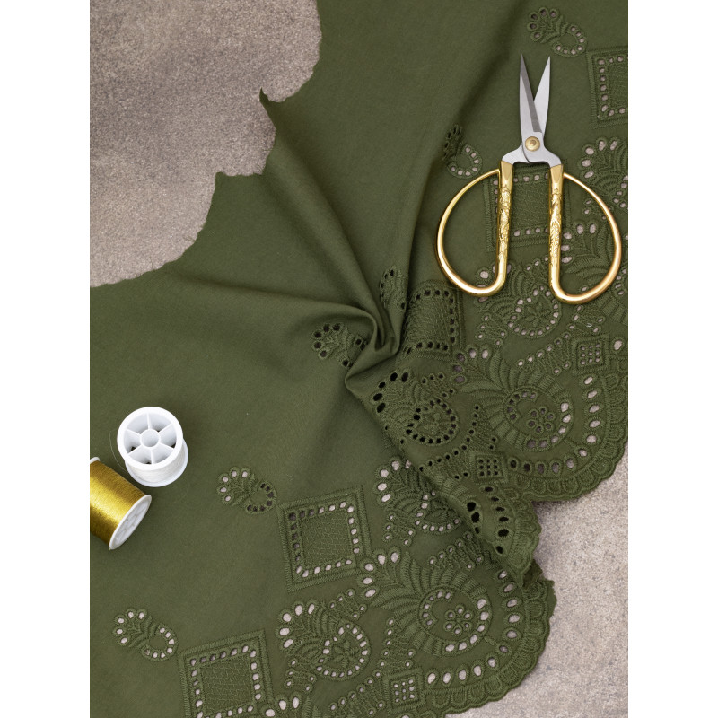 Шитье на батисте М932