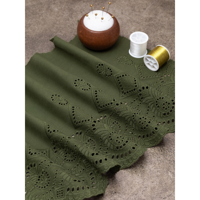 Шитье на батисте М932