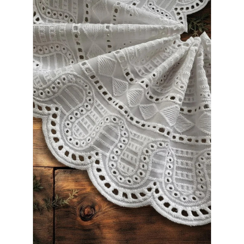 Шитье на батисте М946