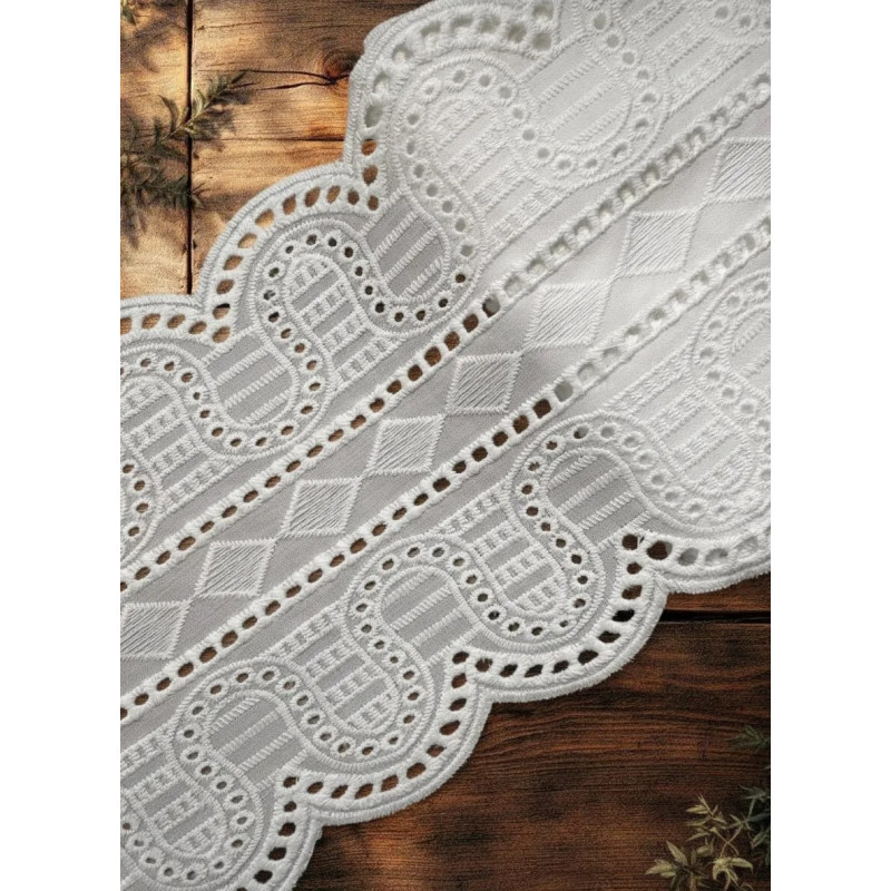 Шитье на батисте М946