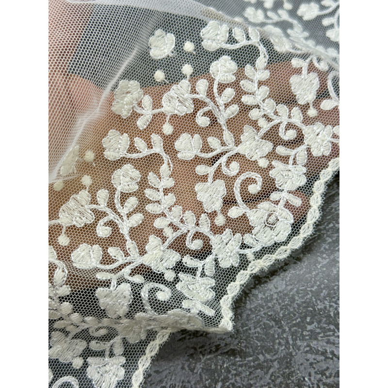 Кружево Вышивка на сетке С213