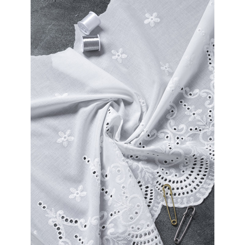 Шитье на батисте М884