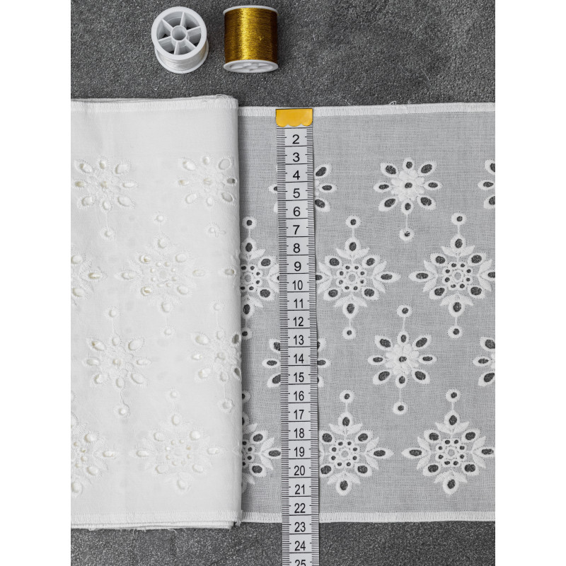 Шитье на батисте М906