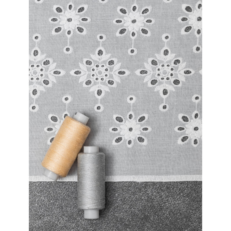 Шитье на батисте М906