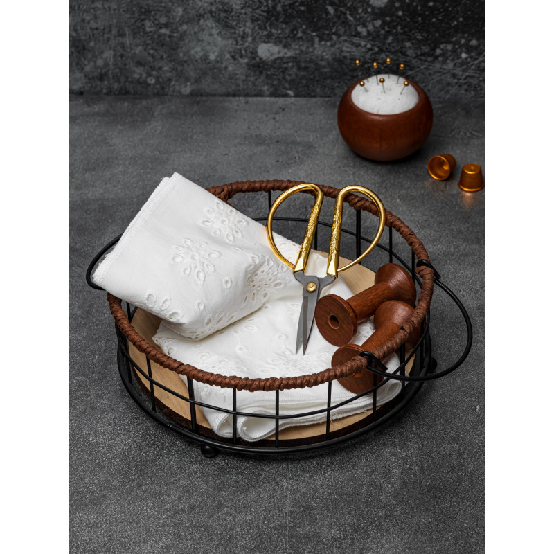 Шитье на батисте М906