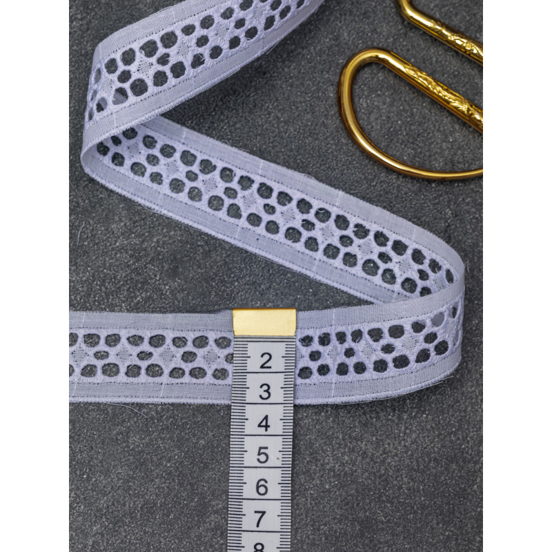 Шитье на батисте М907