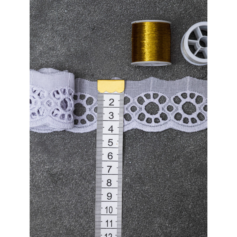 Шитье на батисте М909