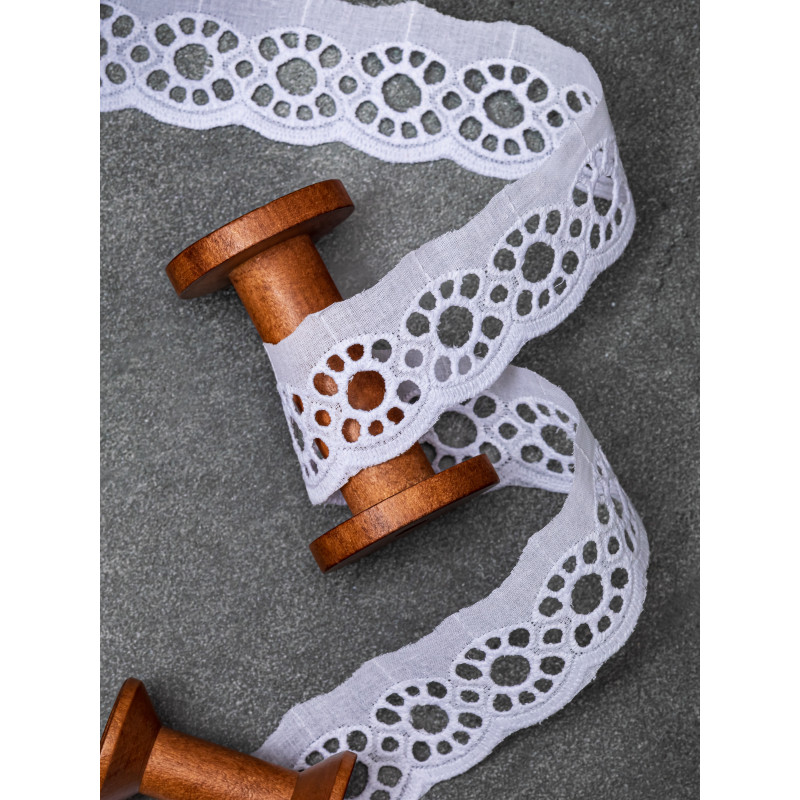 Шитье на батисте М909