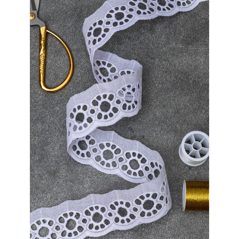 Шитье на батисте М909