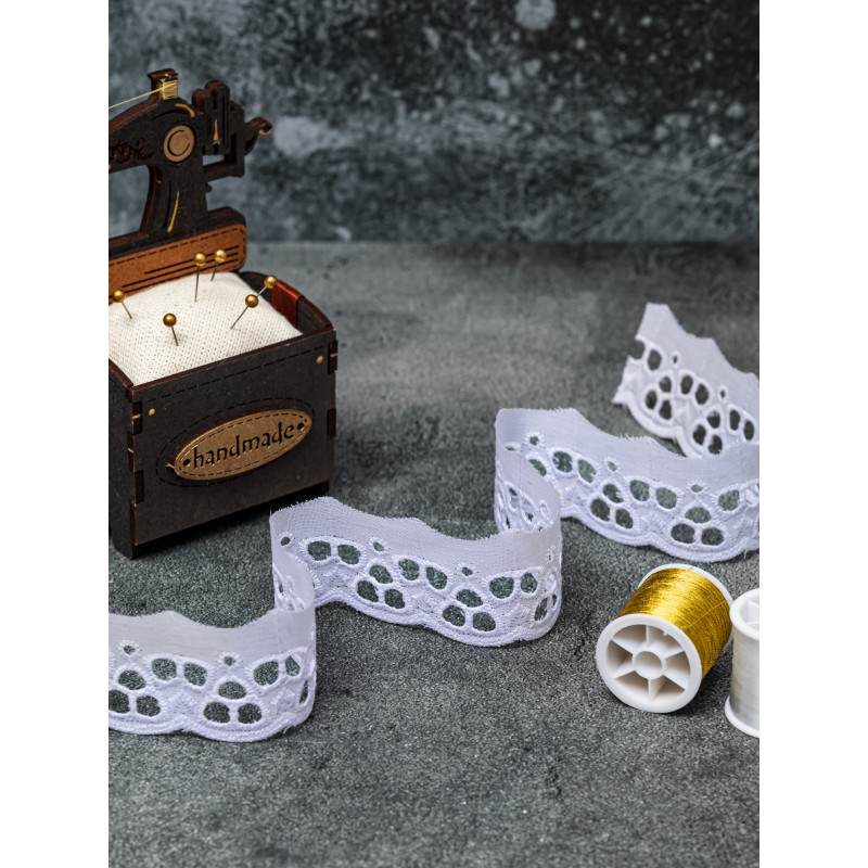 Шитье на батисте М908