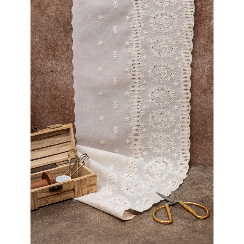 Шитье на батисте М939