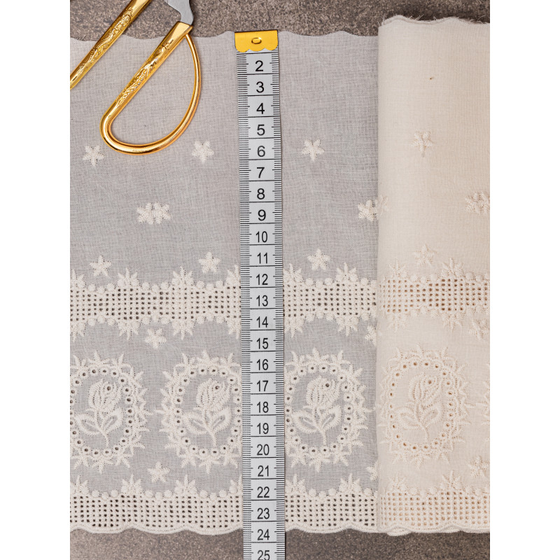 Шитье на батисте М939