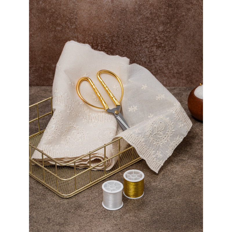 Шитье на батисте М939