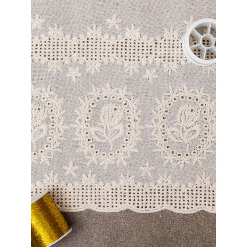 Шитье на батисте М939