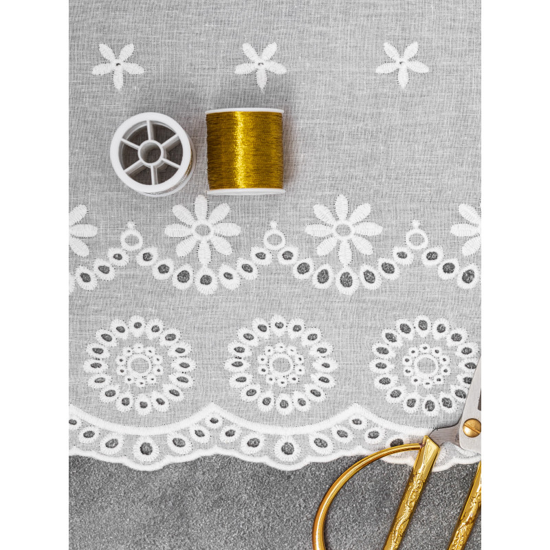 Шитье на батисте М910