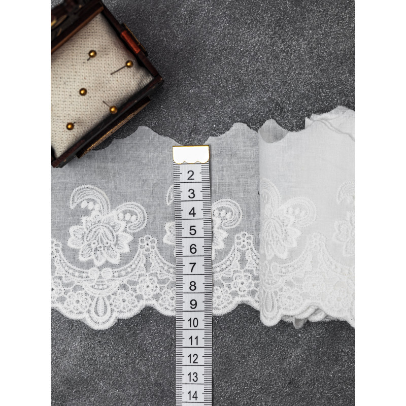 Шитье на батисте М912