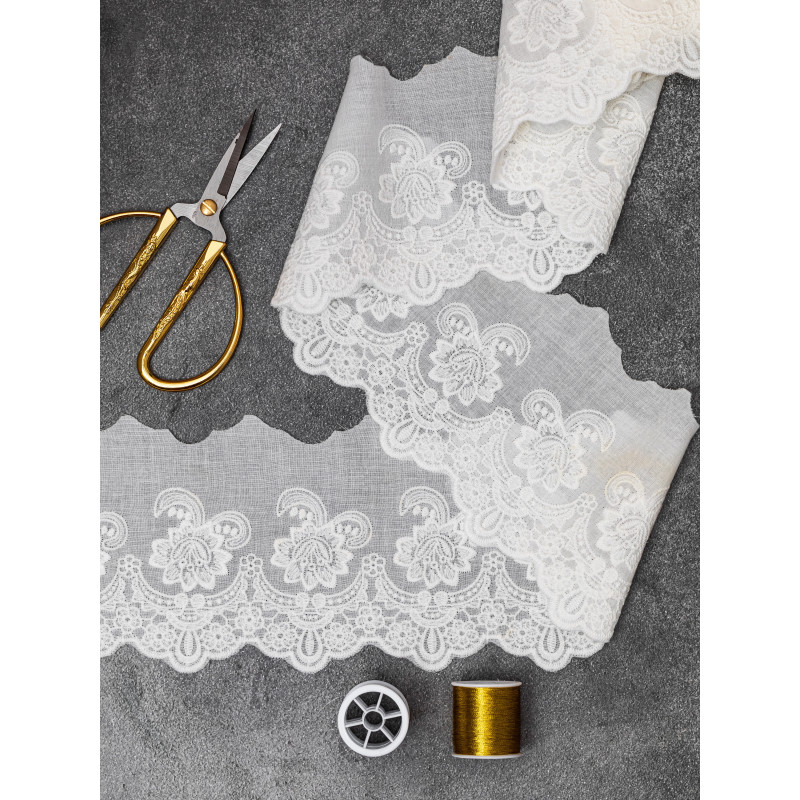 Шитье на батисте М912