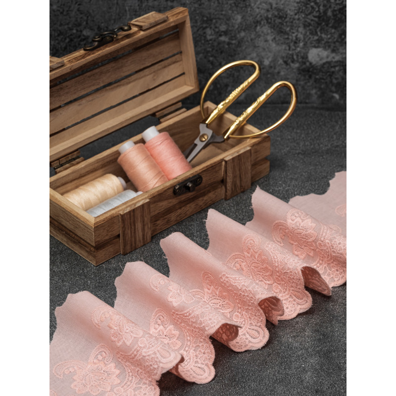 Шитье на батисте М911