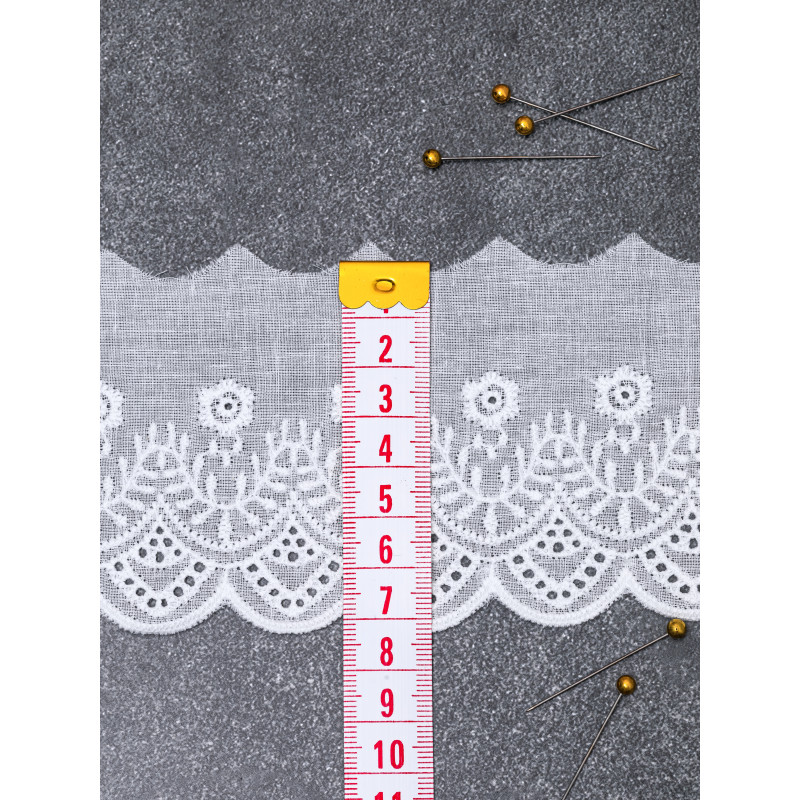 Шитье на батисте М855