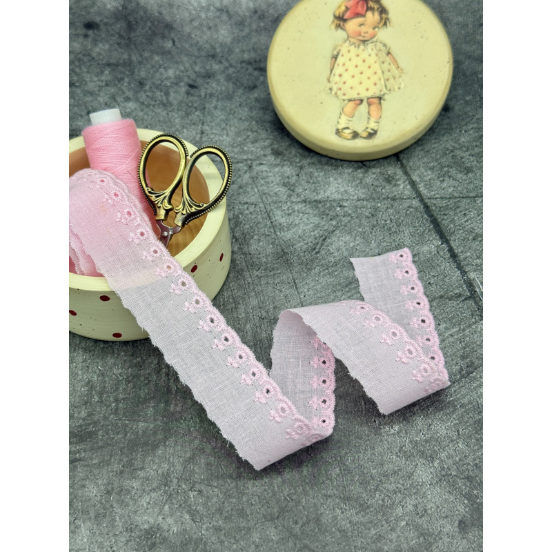 Шитье на батисте М385БР