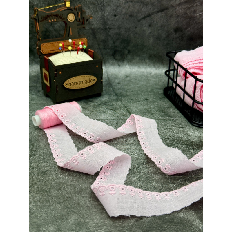 Шитье на батисте М385БР