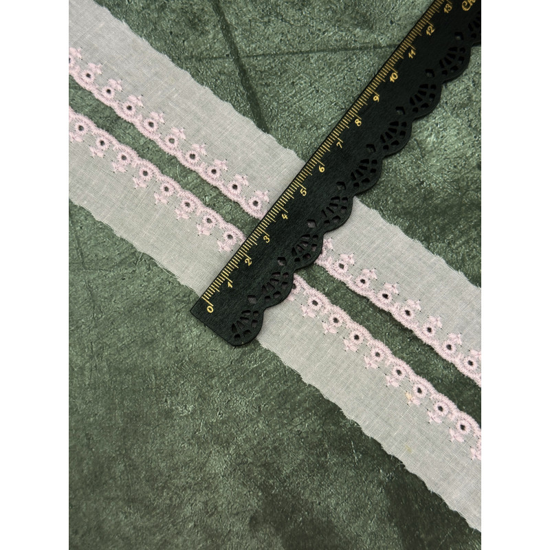 Шитье на батисте М385БР