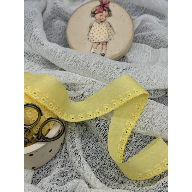 Шитье на батисте М385Ж