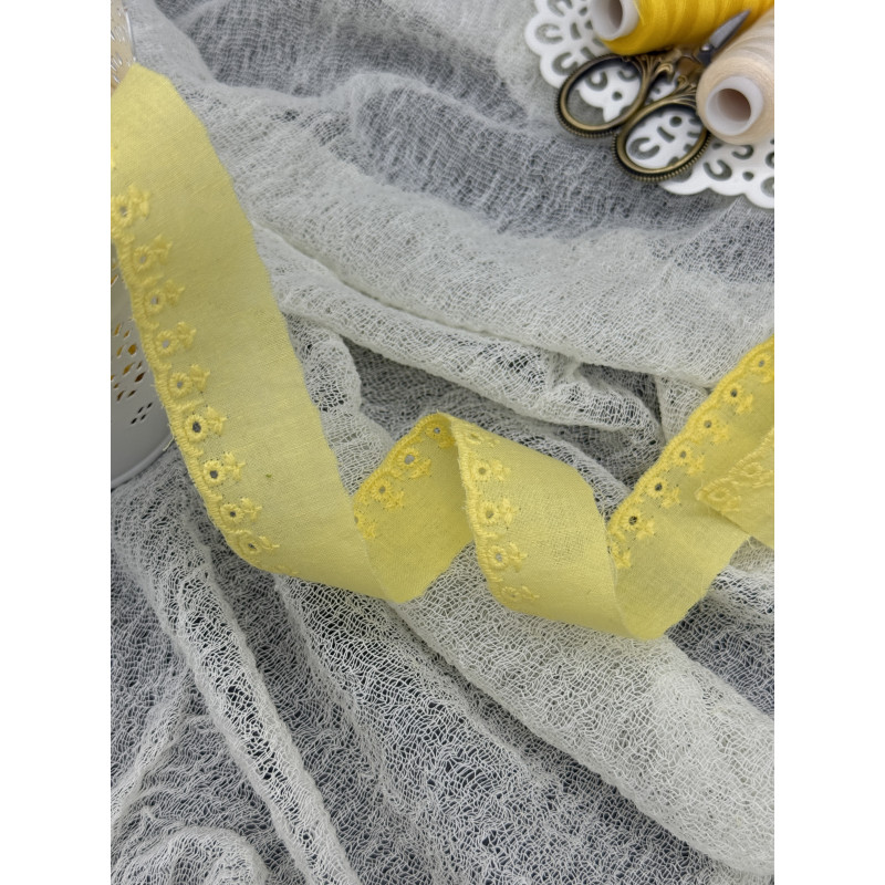 Шитье на батисте М385Ж