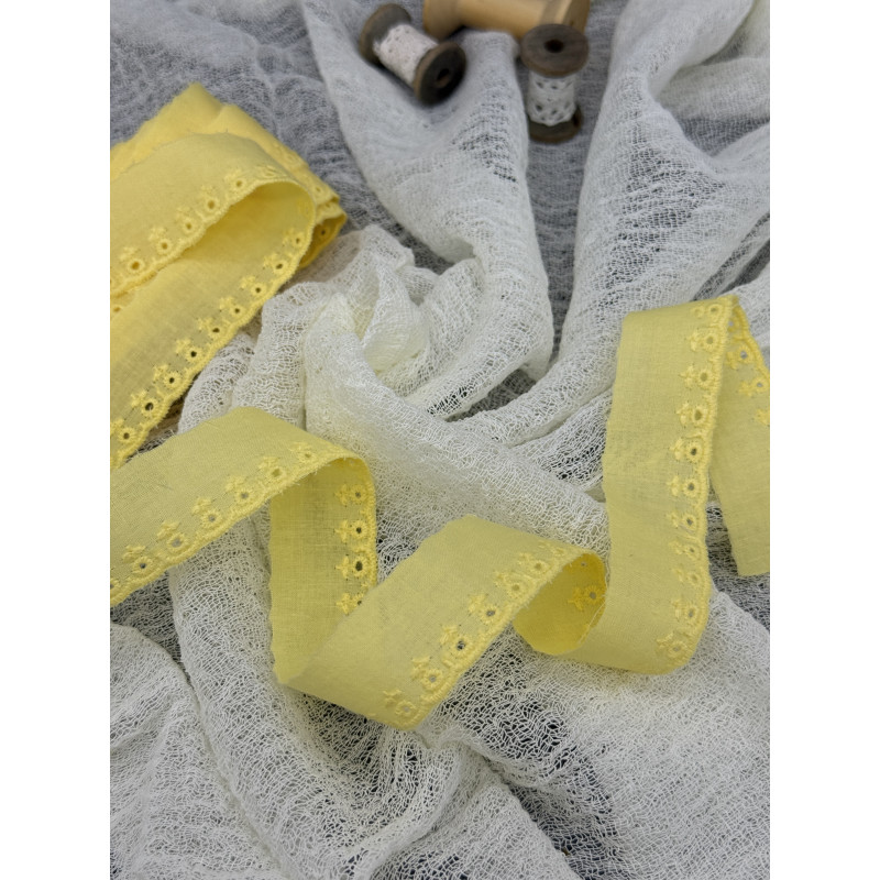 Шитье на батисте М385Ж