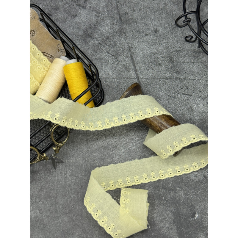 Шитье на батисте М385БЖ