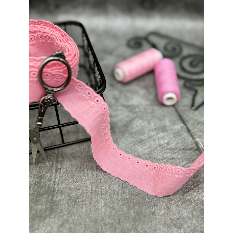 Шитье на батисте М385Р