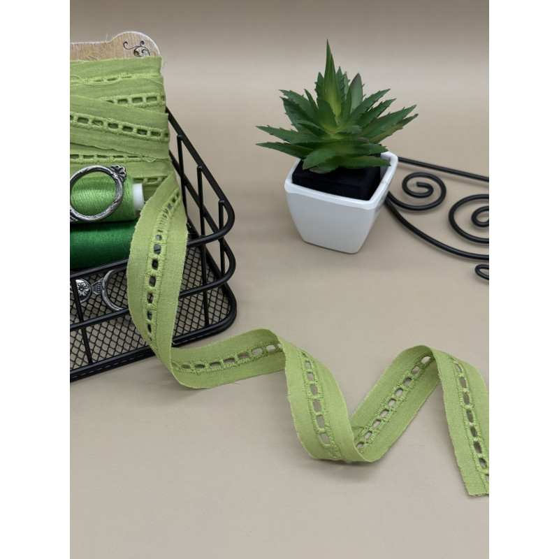 Шитьё на батисте, прошва М384