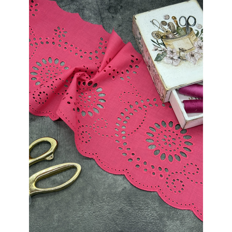 Шитье на батисте М561