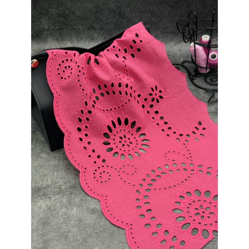 Шитье на батисте М561