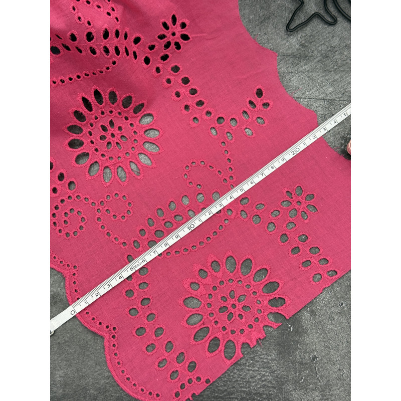 Шитье на батисте М561