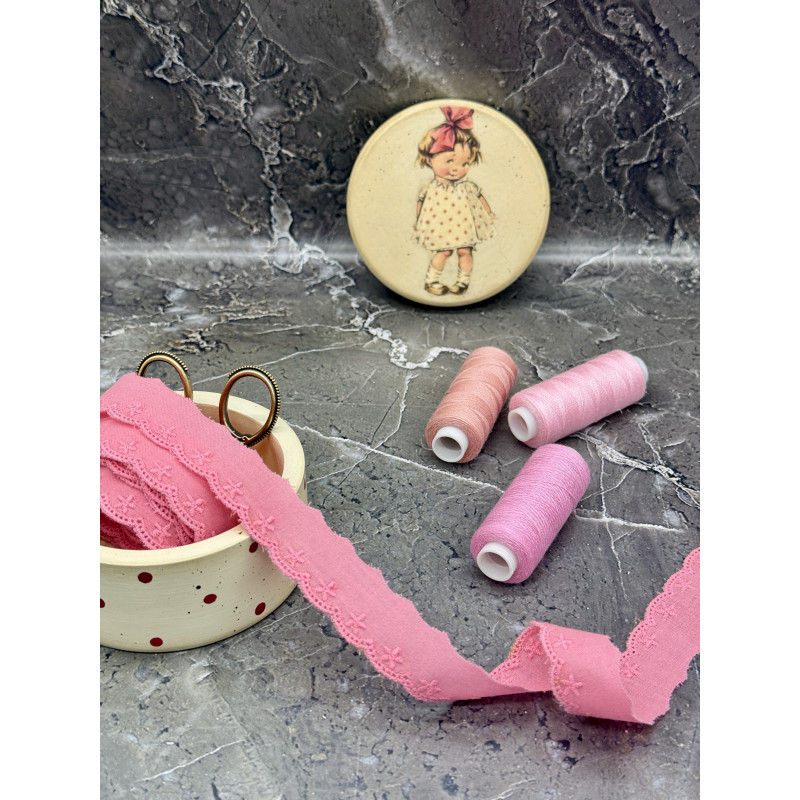 Шитьё на батисте М393