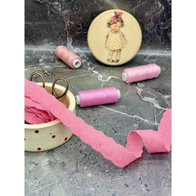 Шитьё на батисте М393