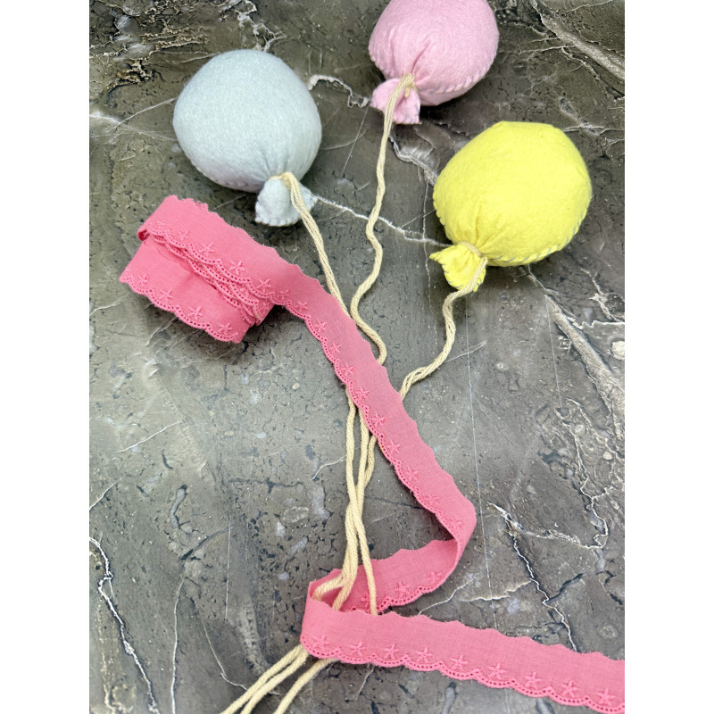 Шитьё на батисте М393