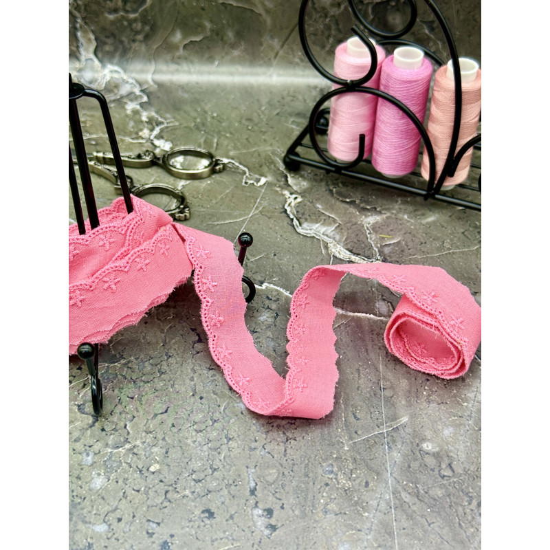 Шитьё на батисте М393