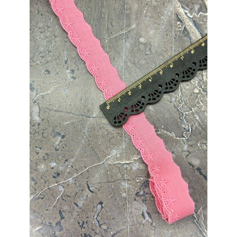 Шитьё на батисте М393