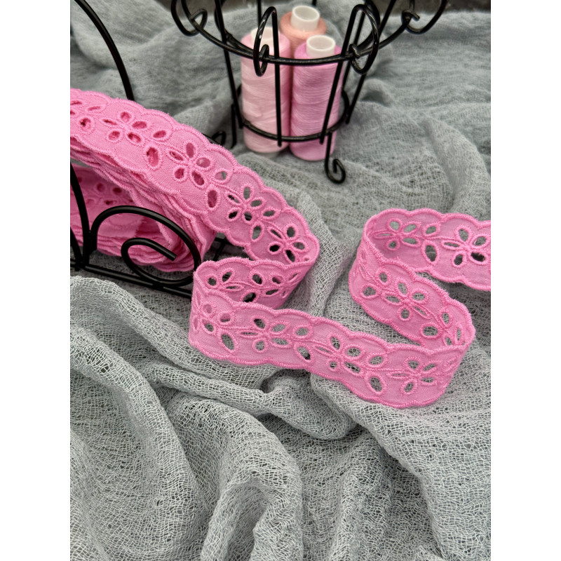 Шитье на батисте М403Р